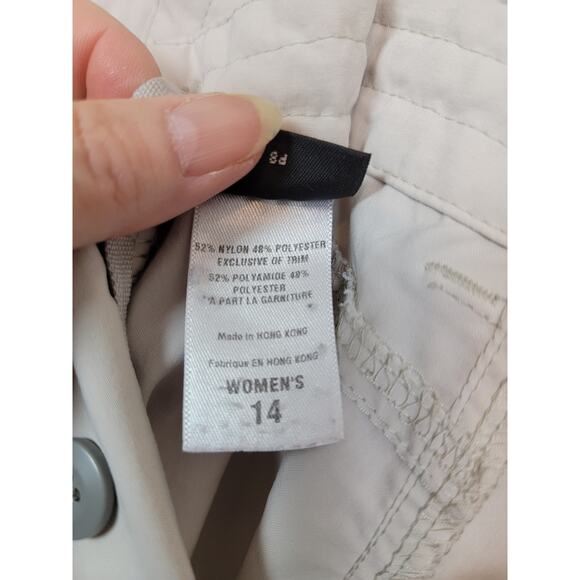 Patagonia Women's Size 14 Hiking Outdoor Pants with Roll Tab Hem Nylon Stain - Picture 9 of 9